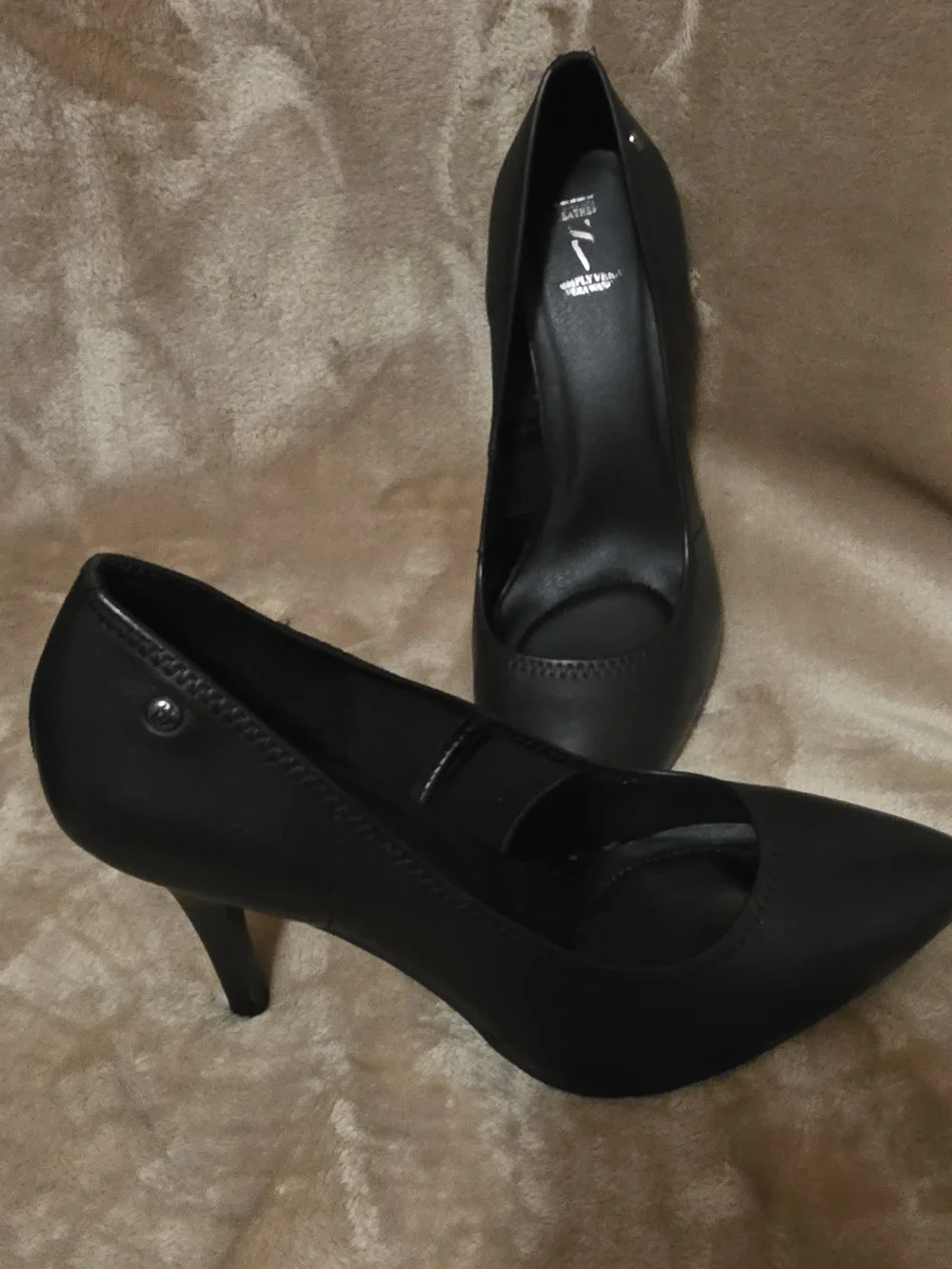 Simply Vera - Vera Wang Black Women's Pointed-Toe Heels